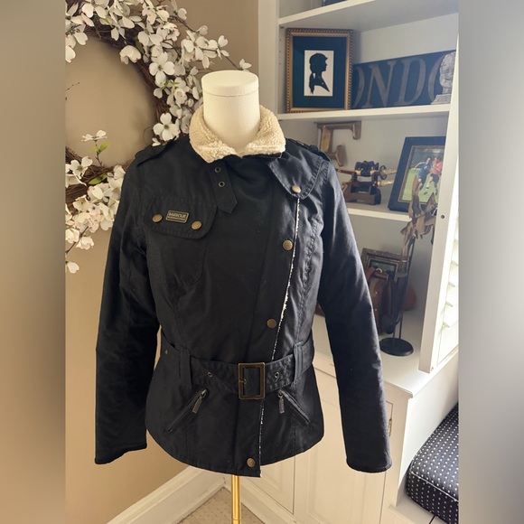 Barbour Belted Waxed Cotton Matlock Jacket with Faux Shearling Sherpa - Picture 5 of 12